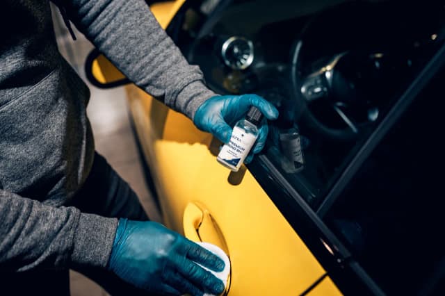 Ile ceramiki na auto? Poznaj ceny i korzyści z aplikacji Ile ceramiki na auto? Poznaj ceny i korzyści z aplikacji