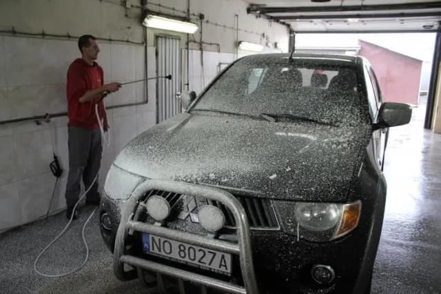 Jaki wosk do auta na zimę - zabezpiecz lakier przed uszkodzeniami Jaki wosk do auta na zimę - zabezpiecz lakier przed uszkodzeniami