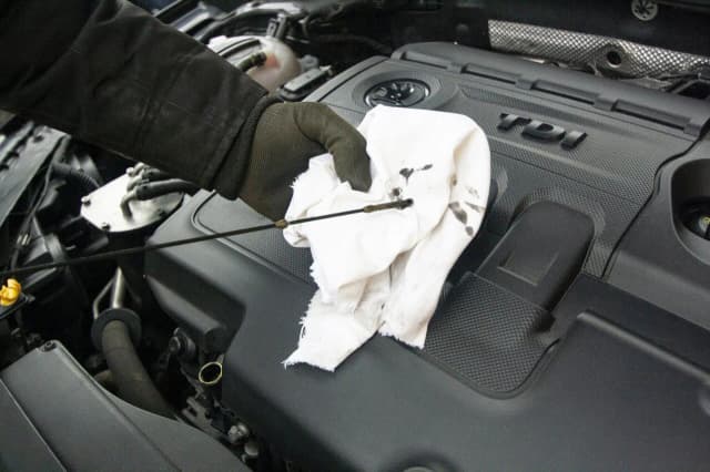 Co ile wymiana oleju 5W30 diesel? Poznaj kluczowe informacje dla auta Co ile wymiana oleju 5W30 diesel? Poznaj kluczowe informacje dla auta